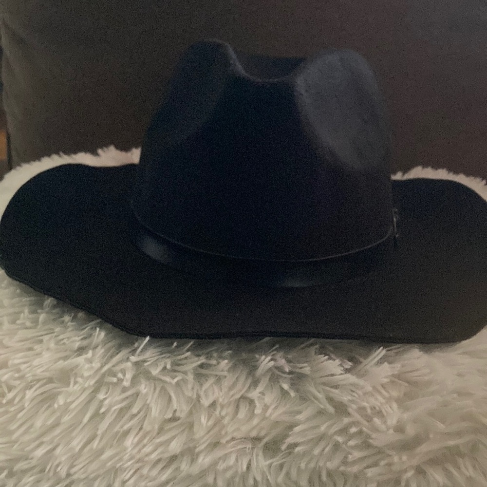 Black Cowboy Hat. 100% polyester .